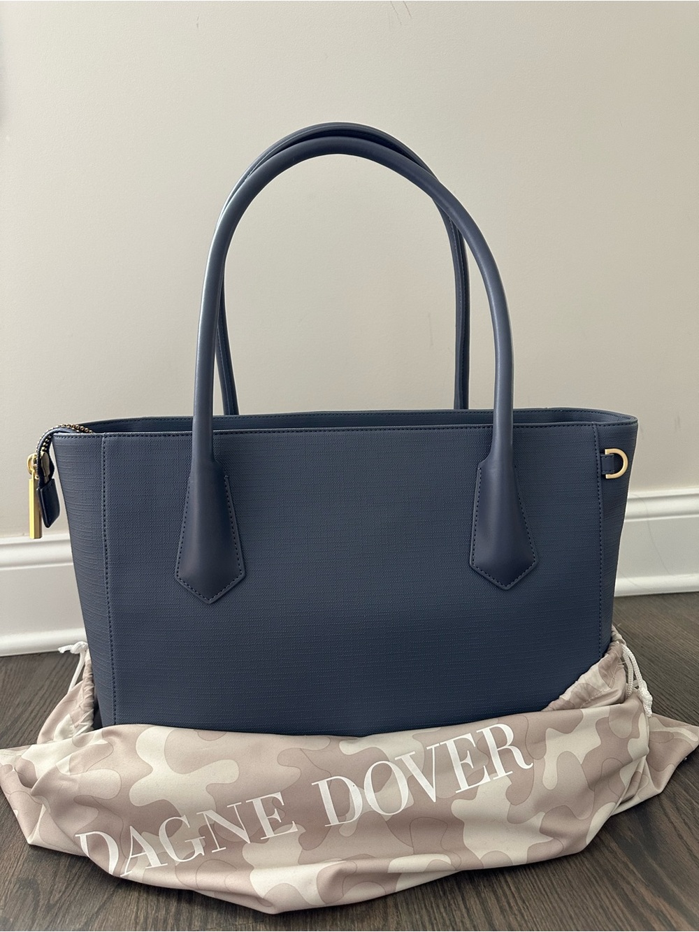 DAGNE DOVER - Picture 2 of 3